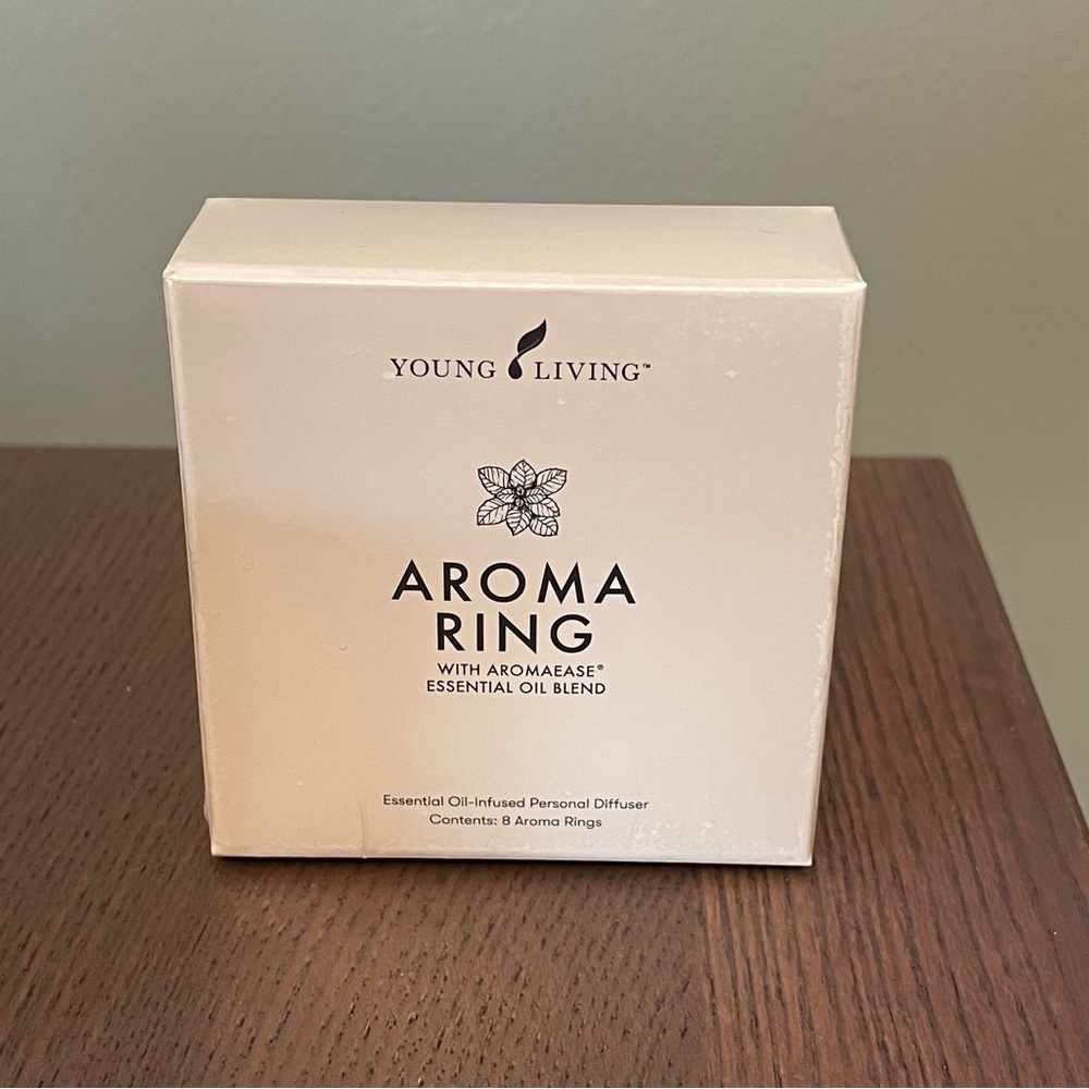 YOUNG LIVING Aroma Ring with AromaEase Essential Oil 8 Pack